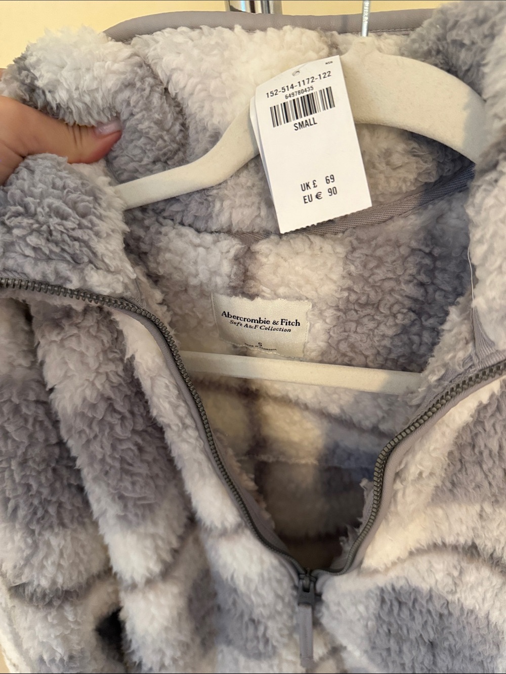 Abercrombie & Fitch Gray and White Plush Plaid Half-Zip Sweater - Picture 2 of 3